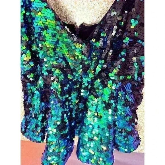 NWT Woman’s Guess Green Blue Yellow Sequence Shifting Peplum Top Medium - Picture 7 of 12